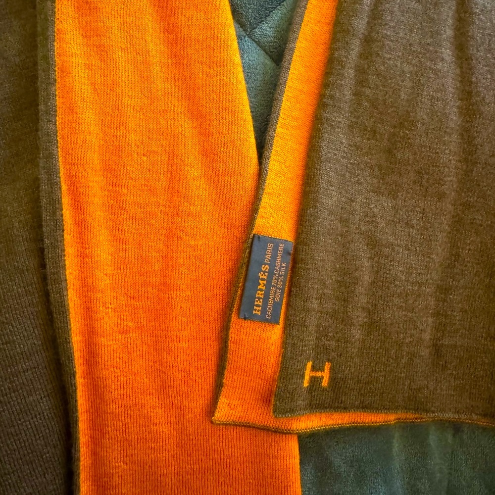 Cashmere scarf. Two toned.
